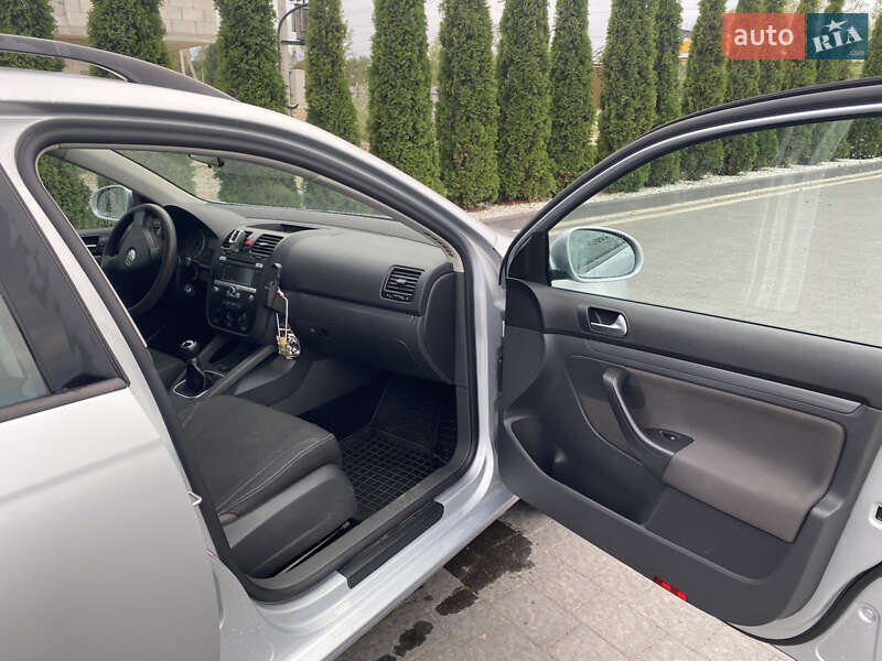 Універсал Volkswagen Golf 2008 в Надвірній