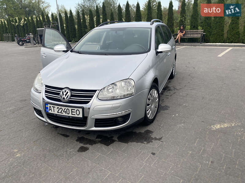 Універсал Volkswagen Golf 2008 в Надвірній