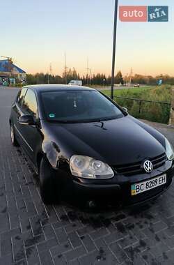 Хэтчбек Volkswagen Golf 2004 в Львове