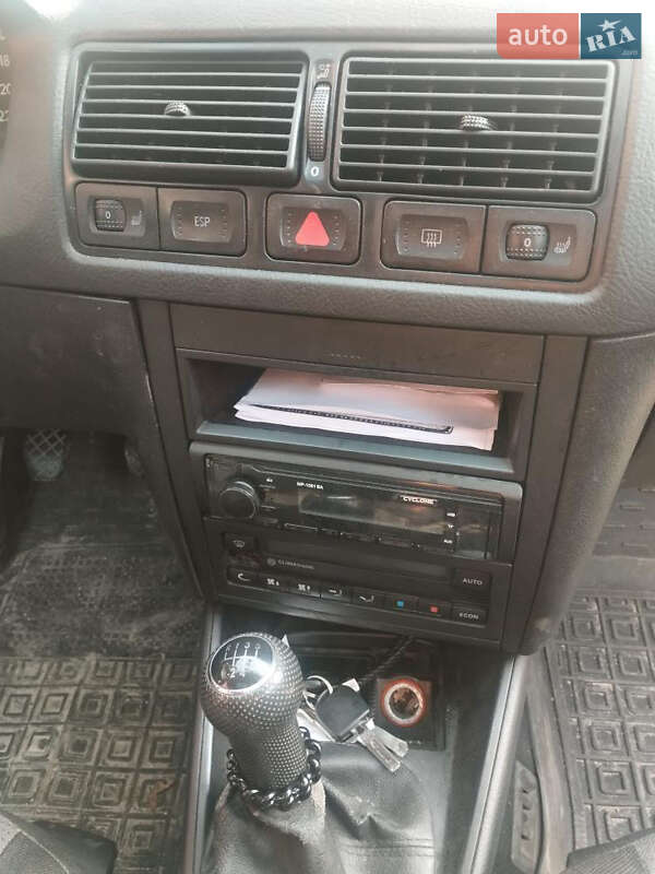 Хетчбек Volkswagen Golf 2000 в Тернополі