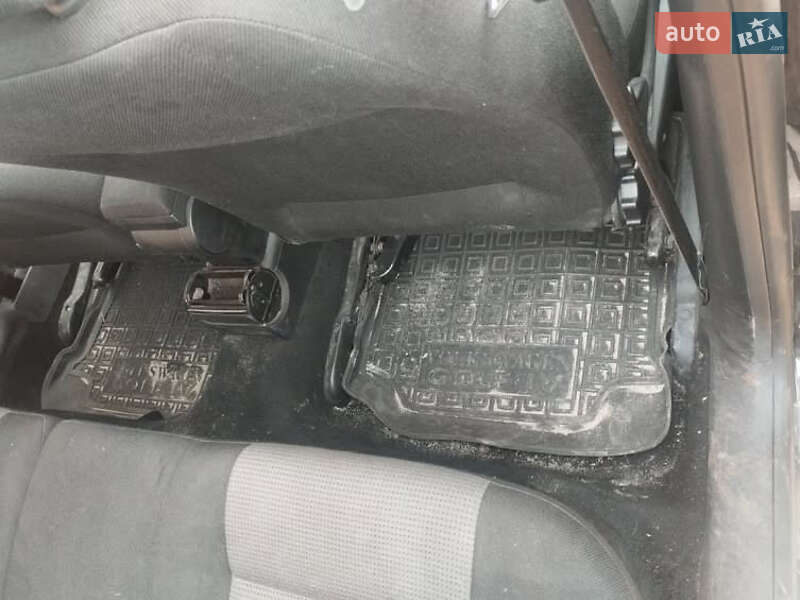 Хетчбек Volkswagen Golf 2000 в Тернополі