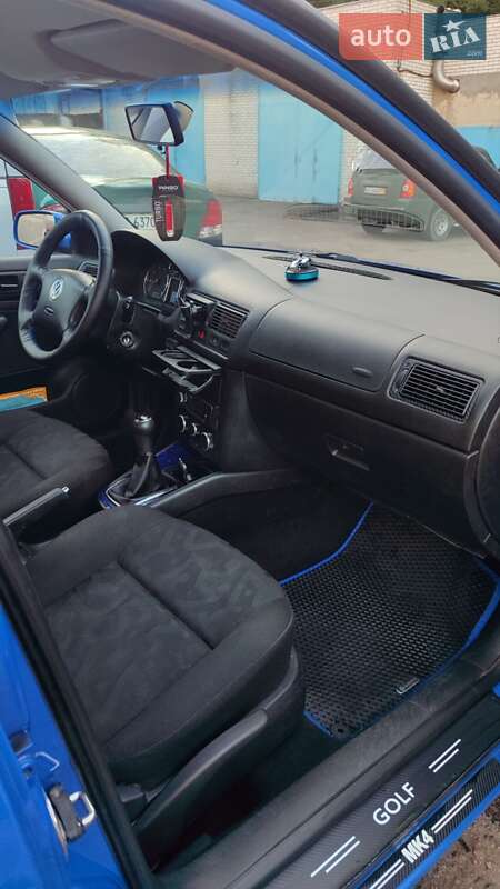 Хетчбек Volkswagen Golf 1999 в Києві