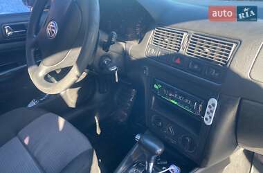 Хэтчбек Volkswagen Golf 2001 в Ватутино