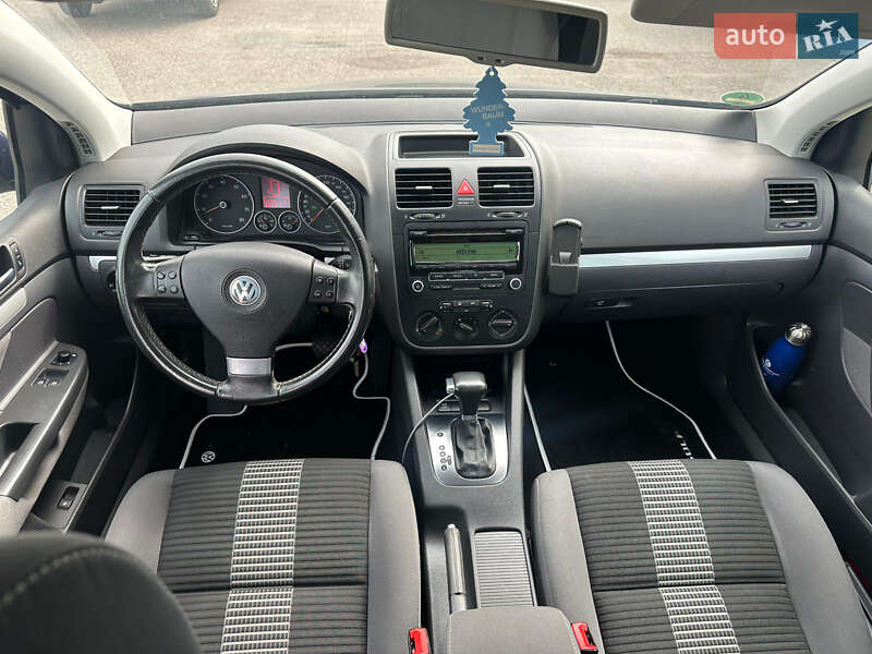 Хетчбек Volkswagen Golf 2009 в Сумах