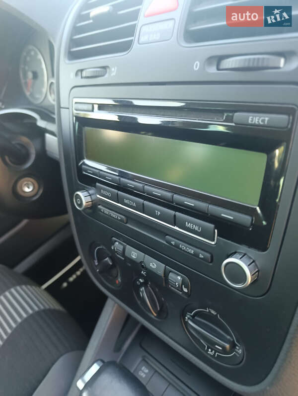 Хетчбек Volkswagen Golf 2009 в Сумах