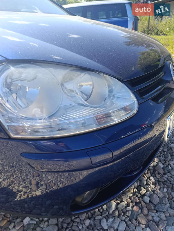 Хетчбек Volkswagen Golf 2009 в Сумах