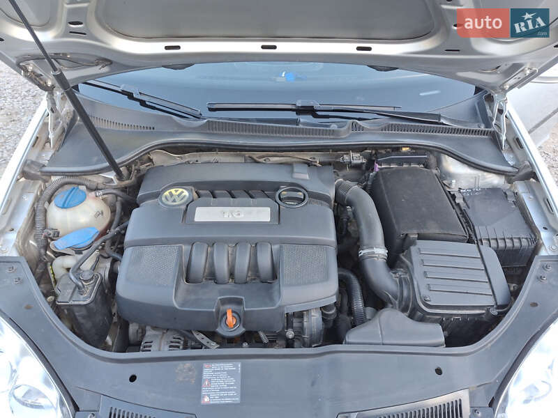 Хэтчбек Volkswagen Golf 2008 в Онуфриевке