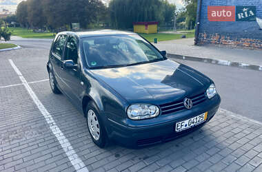 Хетчбек Volkswagen Golf 2003 в Луцьку