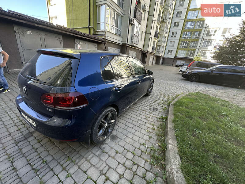 Хетчбек Volkswagen Golf 2011 в Івано-Франківську