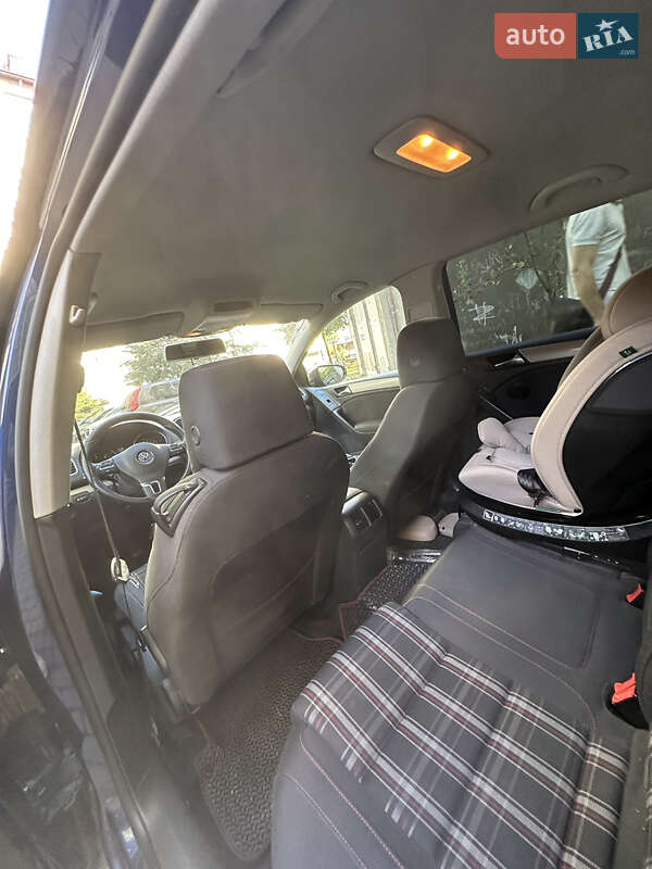 Хетчбек Volkswagen Golf 2011 в Івано-Франківську