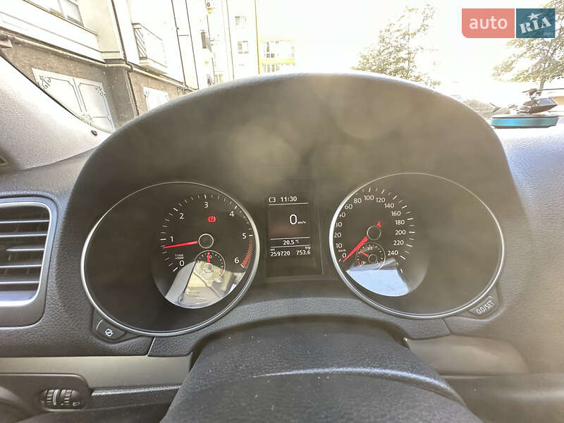 Хетчбек Volkswagen Golf 2011 в Івано-Франківську