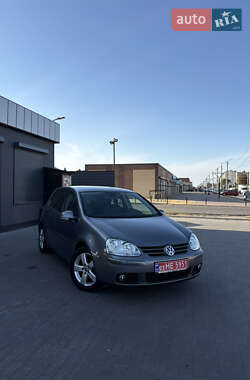Хэтчбек Volkswagen Golf 2009 в 