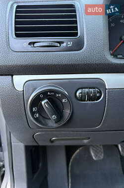 Хэтчбек Volkswagen Golf 2009 в 