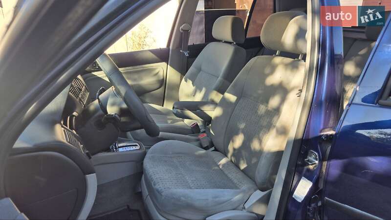 Хетчбек Volkswagen Golf 2002 в Звягелі