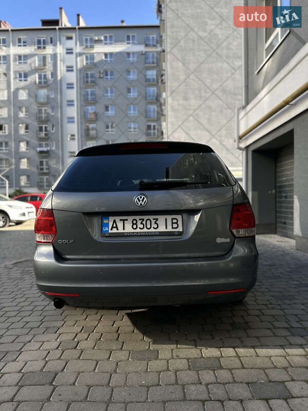 Універсал Volkswagen Golf 2011 в Івано-Франківську