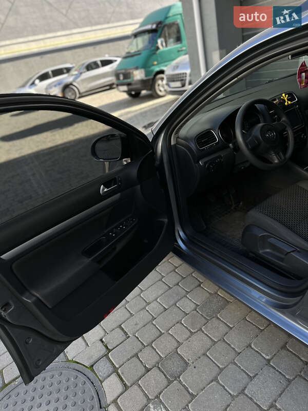 Універсал Volkswagen Golf 2011 в Івано-Франківську