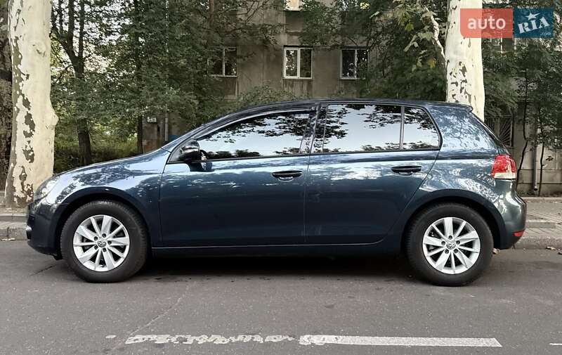 Хэтчбек Volkswagen Golf 2008 в Одессе