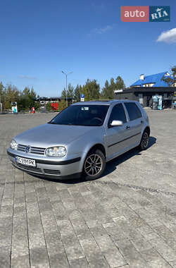 Хетчбек Volkswagen Golf 2002 в Львові