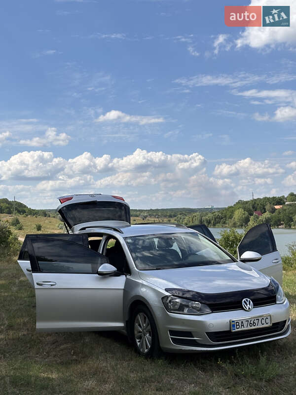 Универсал Volkswagen Golf 2016 в Знаменке