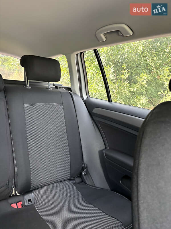 Универсал Volkswagen Golf 2016 в Знаменке