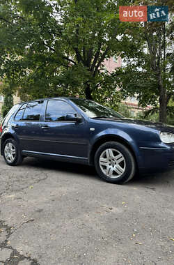 Хэтчбек Volkswagen Golf 2003 в Хотине