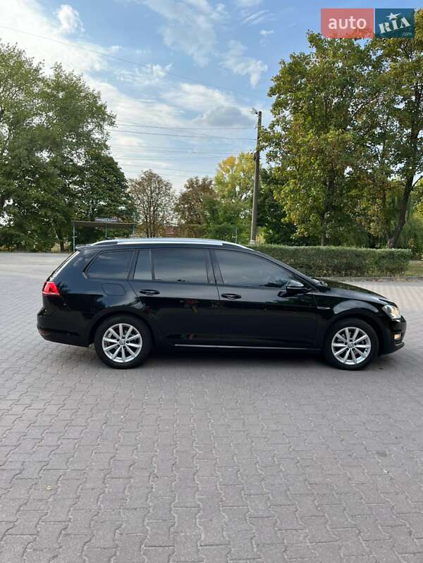 Универсал Volkswagen Golf 2016 в Полтаве