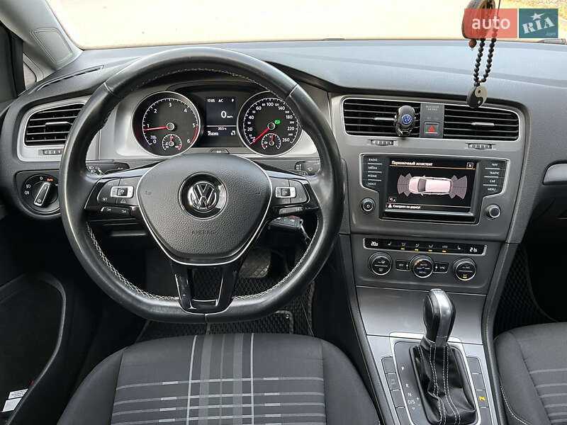 Универсал Volkswagen Golf 2016 в Полтаве