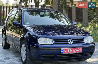 Хэтчбек Volkswagen Golf 2003 в Староконстантинове