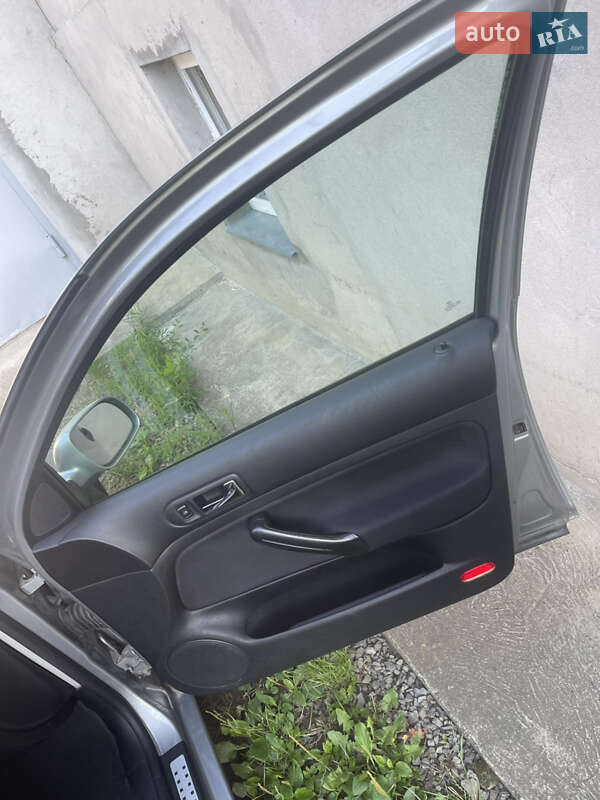 Хетчбек Volkswagen Golf 2002 в Кам'янець-Подільському