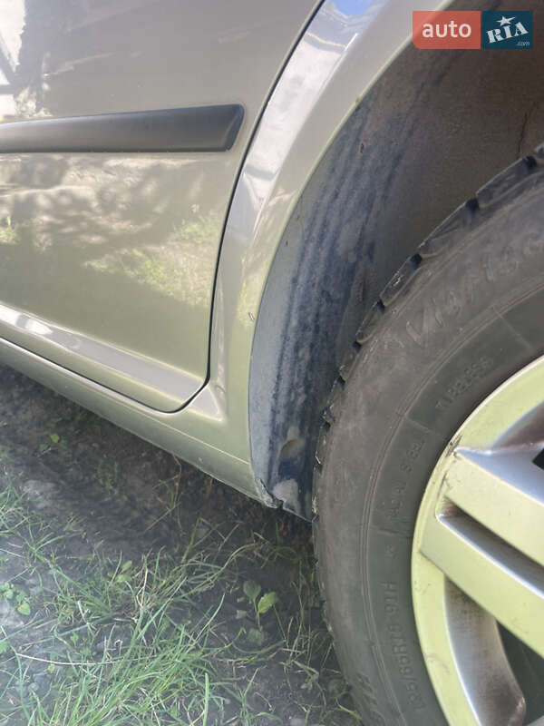 Хетчбек Volkswagen Golf 2002 в Кам'янець-Подільському