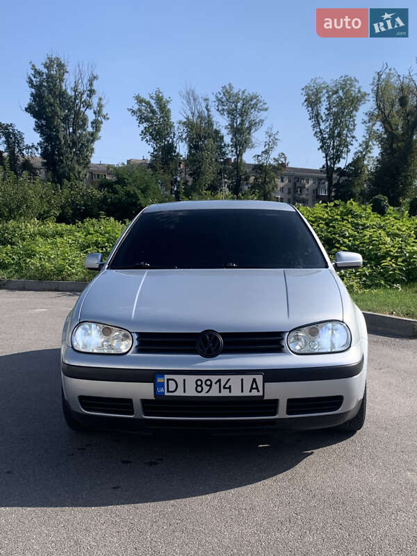 Volkswagen Golf 2003
