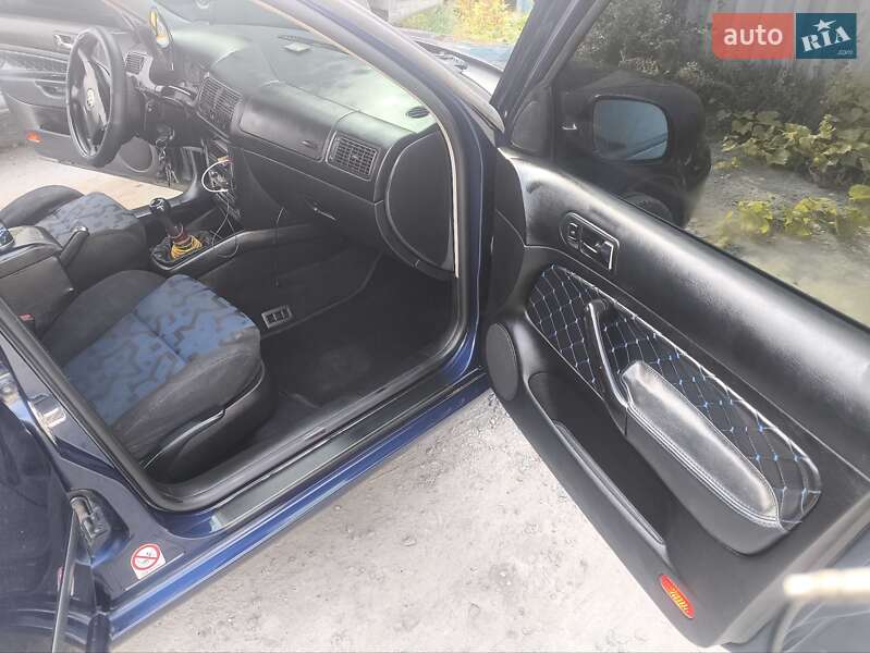 Хетчбек Volkswagen Golf 1998 в Тернополі