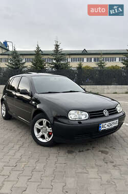 Хэтчбек Volkswagen Golf 2001 в Рожище