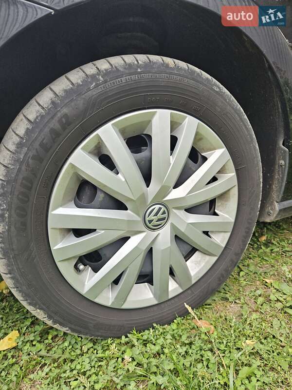 Універсал Volkswagen Golf 2016 в Ромнах