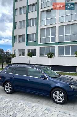 Універсал Volkswagen Golf 2011 в Вараші