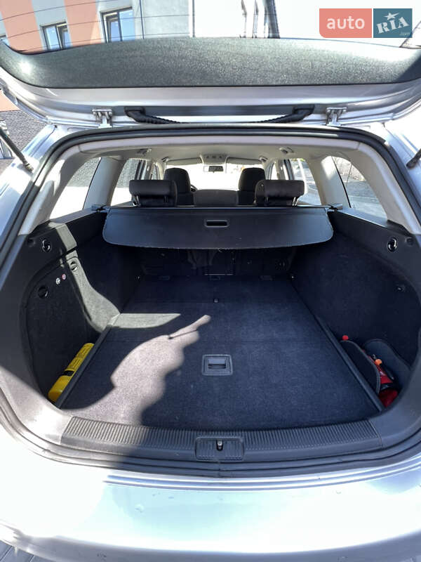 Универсал Volkswagen Golf 2012 в Ровно