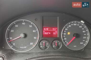 Хетчбек Volkswagen Golf 2006 в  фото 11 Хетчбек Volkswagen Golf 2006 в