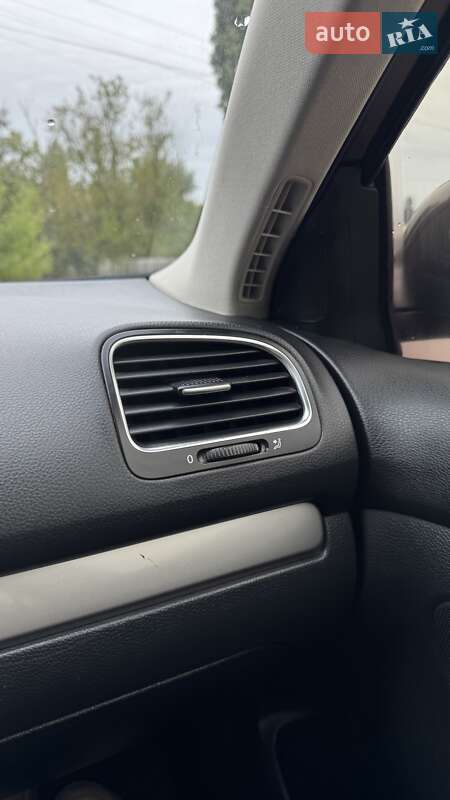 Універсал Volkswagen Golf 2011 в Броварах