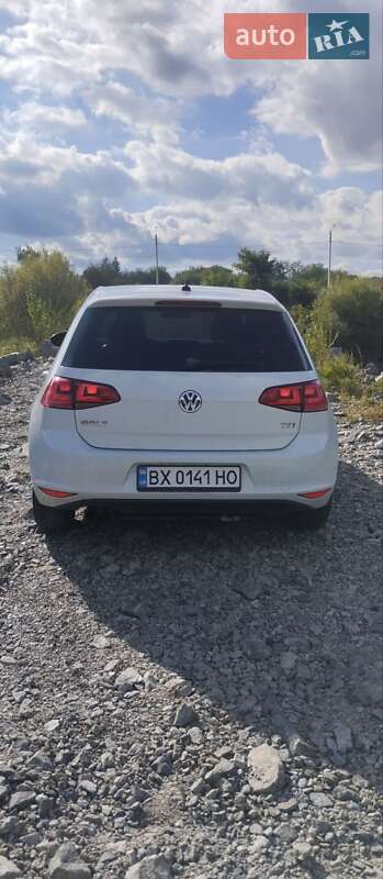 Хетчбек Volkswagen Golf 2014 в Новодністровську