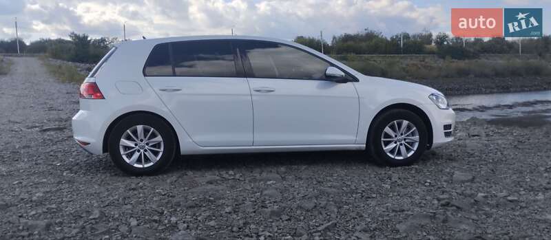 Хетчбек Volkswagen Golf 2014 в Новодністровську