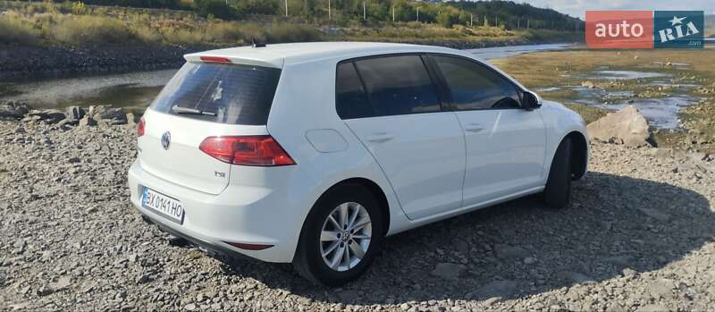 Хетчбек Volkswagen Golf 2014 в Новодністровську