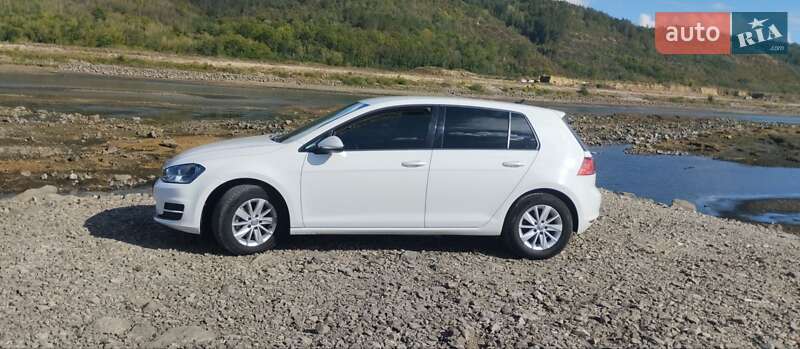 Хетчбек Volkswagen Golf 2014 в Новодністровську