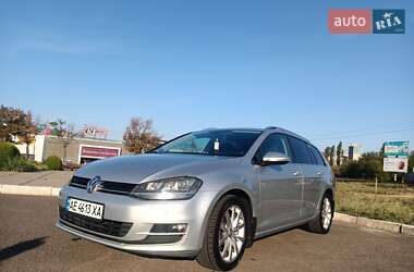 Універсал Volkswagen Golf 2013 в Дніпрі