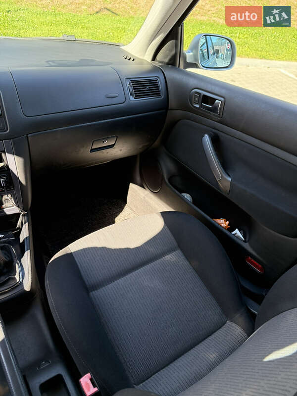 Хэтчбек Volkswagen Golf 2003 в Хмельницком