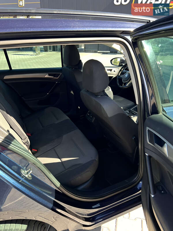 Універсал Volkswagen Golf 2014 в Вінниці