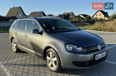 Универсал Volkswagen Golf 2010 в Луцке