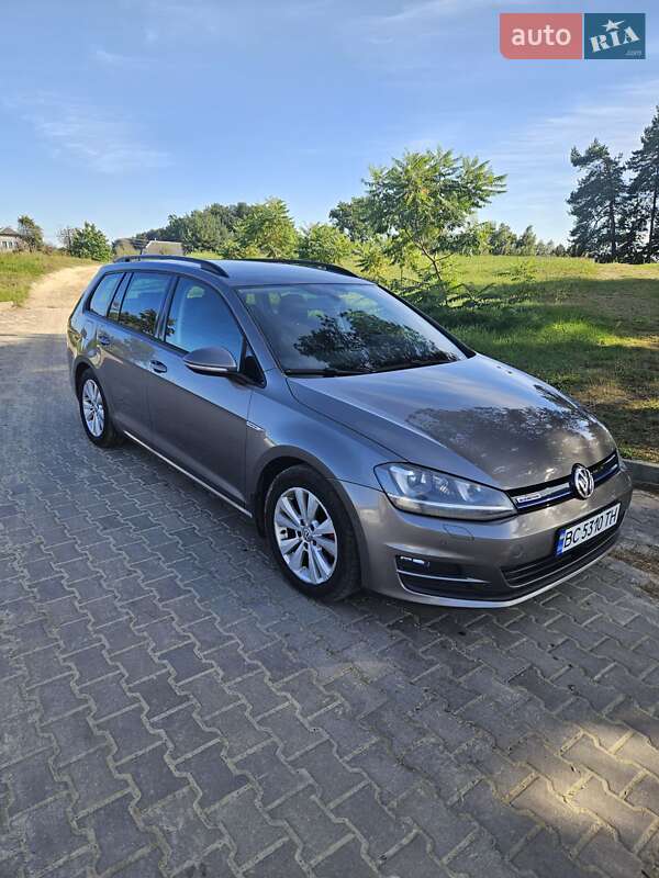 Універсал Volkswagen Golf 2014 в Новояворівську