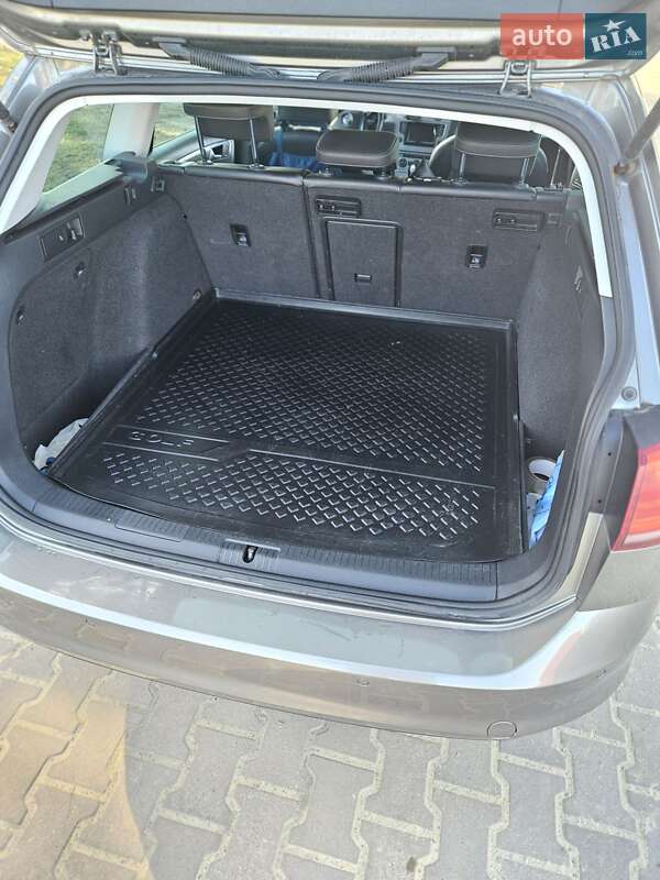 Універсал Volkswagen Golf 2014 в Новояворівську