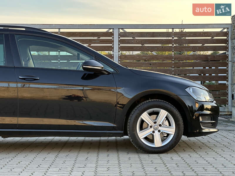 Универсал Volkswagen Golf 2015 в Стрые