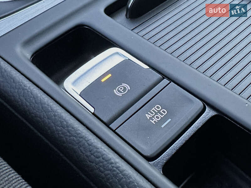 Универсал Volkswagen Golf 2015 в Стрые